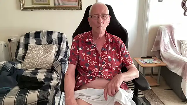 Snapshot of cutaboverest chatting on July 31, 6:18 pm cutaboverest online show from July 31, 6:18 pm