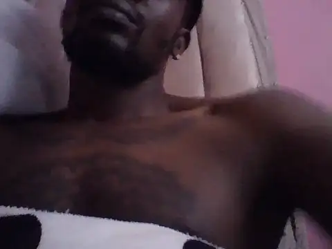 Snapshot of Tonedom chatting on October 9, 8:23 am Tonedom online show from October 9, 8:23 am