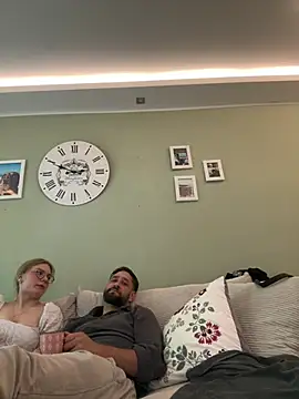 Curvyloveandhim online show from July 6, 12:57 pm