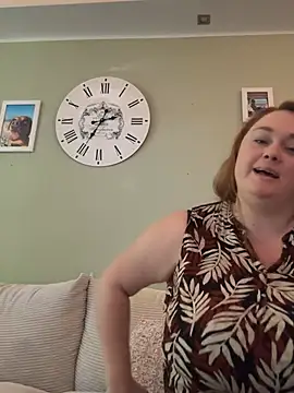 Curvyloveandhim online show from July 9, 12:42 pm