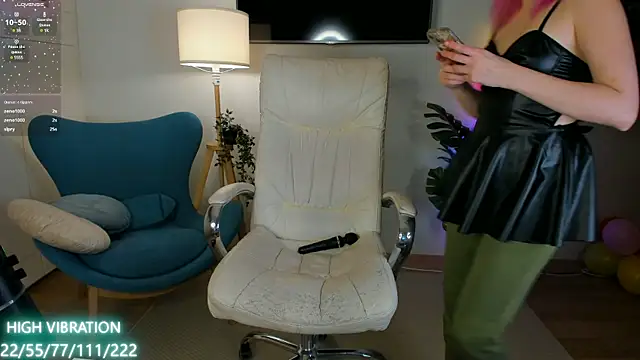 Selena Lily online show from March 20, 4:42 pm