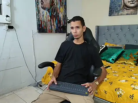 tonny 23cm  online show from October 15, 7:47 pm