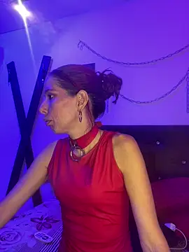 Snapshot of Little_Naughtty chatting on May 6, 2:00 pm Little Naughtty online show from May 6, 2:00 pm