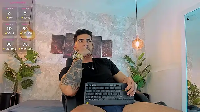 Snapshot of Nate_franco chatting on June 27, 3:44 am Nate franco online show from June 27, 3:44 am