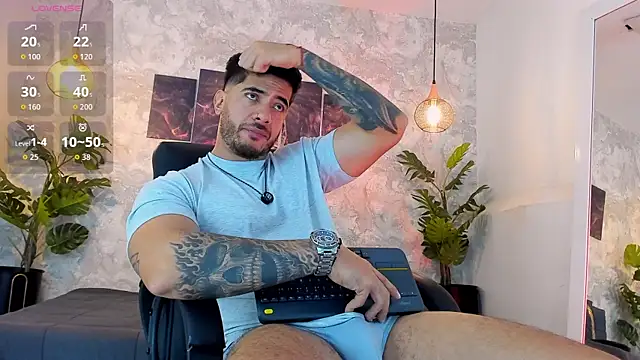 Snapshot of Nate_franco chatting on July 13, 5:32 am Nate franco online show from July 13, 5:32 am