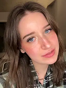 nerdynina online show from December 14, 1:55 am