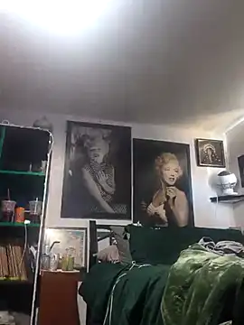 valleyoneofakind online show from December 14, 8:46 pm