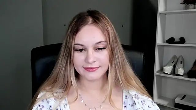 Snapshot of kitty_valeria chatting on May 14, 8:59 pm kitty valeria online show from May 14, 8:59 pm