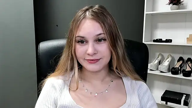 Snapshot of kitty_valeria chatting on May 18, 8:47 pm kitty valeria online show from May 18, 8:47 pm