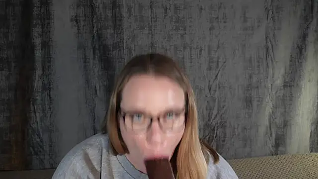 Snapshot of little_princess92 chatting on February 12, 10:59 pm little princess92 online show from February 12, 10:59 pm