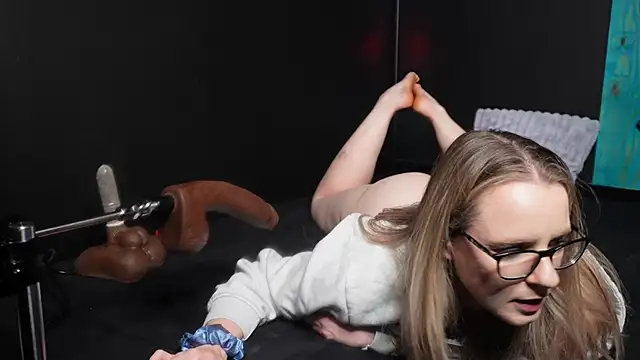 Snapshot of little_princess92 chatting on October 25, 10:26 pm little princess92 online show from October 25, 10:26 pm