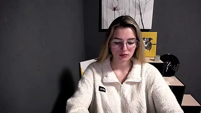 lady olivia  online show from March 2, 4:36 pm