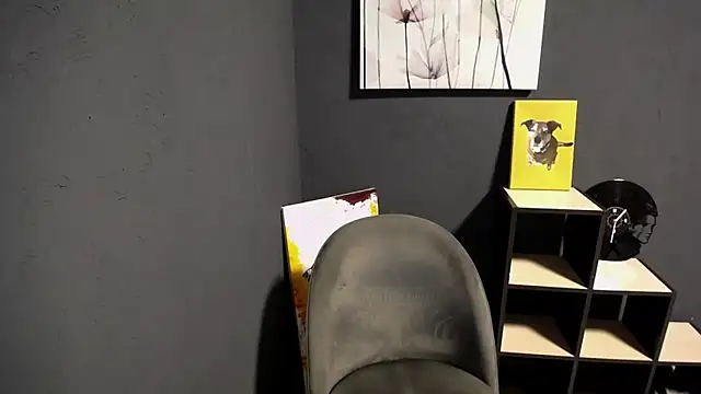 lady olivia  online show from April 9, 4:12 pm