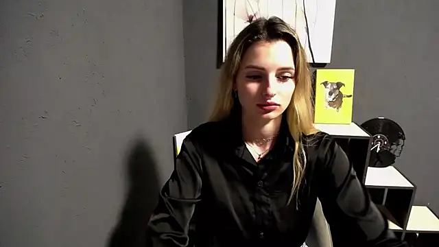lady olivia  online show from May 8, 4:34 pm