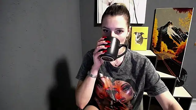 lady olivia  online show from June 8, 2:17 pm