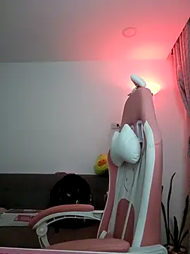 Snapshot of azumiichan chatting on March 3, 1:56 am azumiichan online show from March 3, 1:56 am