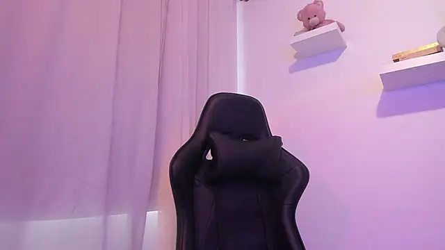 Snapshot of I_am_tori chatting on February 16, 9:16 pm I am tori online show from February 16, 9:16 pm