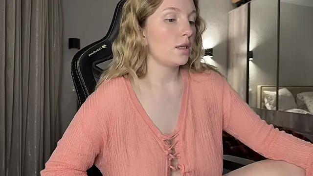 Snapshot of x_ivy_x chatting on February 22, 3:14 pm x ivy x online show from February 22, 3:14 pm