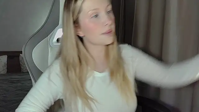 Snapshot of x_ivy_x chatting on February 15, 5:20 pm x ivy x online show from February 15, 5:20 pm