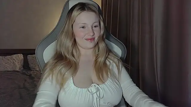 Snapshot of x_ivy_x chatting on February 24, 5:22 pm x ivy x online show from February 24, 5:22 pm