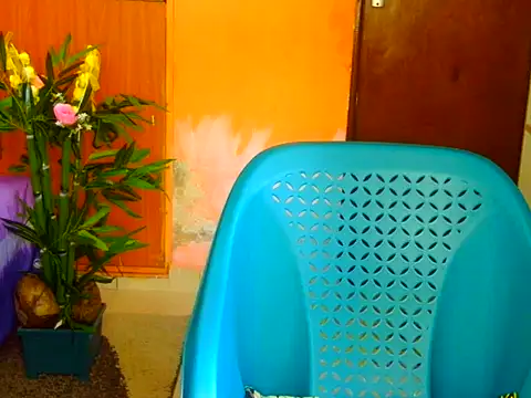 Snapshot of Naughtygal98 chatting on June 11, 7:06 am Naughtygal98 online show from June 11, 7:06 am