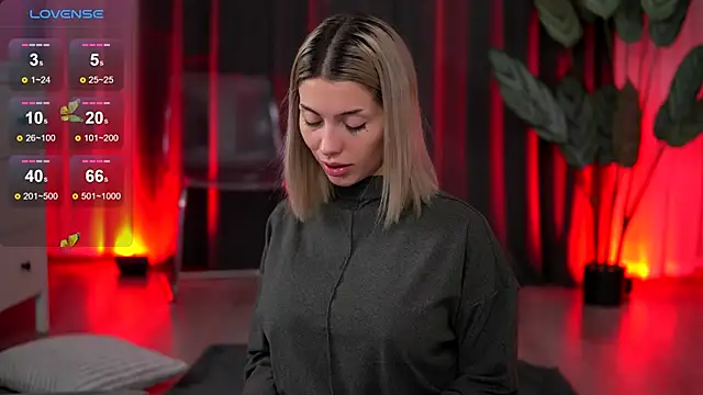 AudreyZanne online show from December 15, 8:18 am