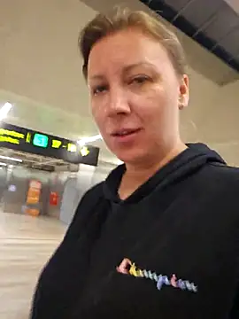 zarina3003 online show from April 13, 11:21 pm