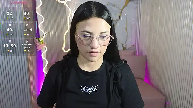 Snapshot of Chiara_tay chatting on April 1, 7:22 pm Chiara tay online show from April 1, 7:22 pm