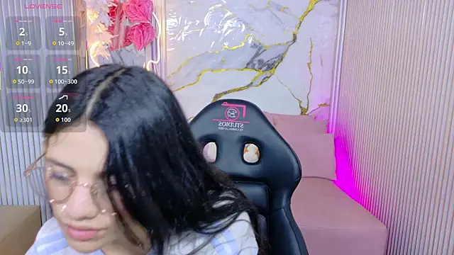 Snapshot of Chiara_tay chatting on May 26, 7:10 pm Chiara tay online show from May 26, 7:10 pm