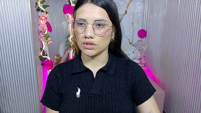 Snapshot of Chiara_tay chatting on June 12, 7:13 pm Chiara tay online show from June 12, 7:13 pm