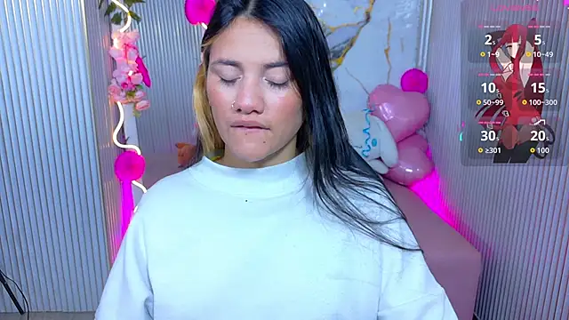 Snapshot of Chiara_tay chatting on June 19, 11:47 am Chiara tay online show from June 19, 11:47 am
