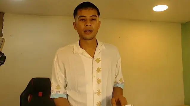 Snapshot of danielitopapuu chatting on May 8, 4:56 pm danielitopapuu online show from May 8, 4:56 pm