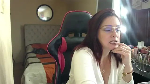 Snapshot of Carol_Scottt chatting on April 27, 7:01 pm Carol Scottt online show from April 27, 7:01 pm