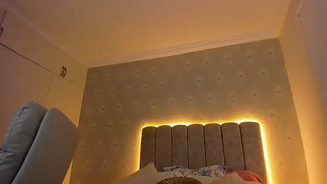 Snapshot of jessimegansexi chatting on April 23, 2:13 am jessimegansexi online show from April 23, 2:13 am