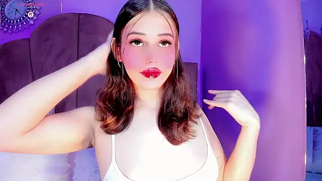 Snapshot of ValeriaAguilar chatting on February 21, 11:28 pm ValeriaAguilar online show from February 21, 11:28 pm