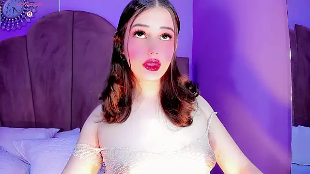 Snapshot of ValeriaAguilar chatting on February 22, 9:57 pm ValeriaAguilar online show from February 22, 9:57 pm