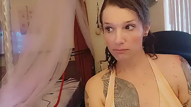 Snapshot of cassiemichellexx chatting on June 9, 1:12 pm cassiemichellexx online show from June 9, 1:12 pm