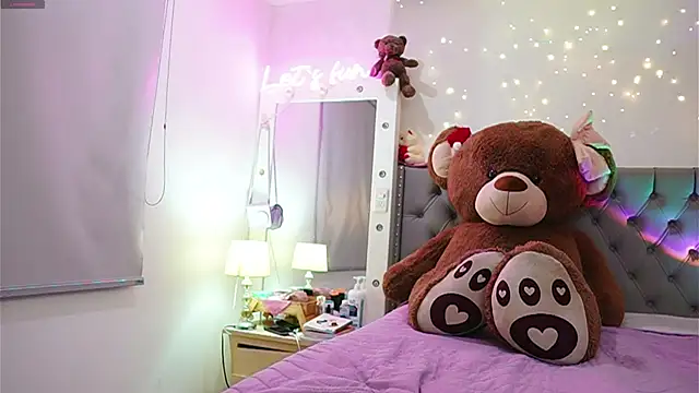 Snapshot of Tiana_sanders chatting on December 16, 11:50 pm Tiana sanders online show from December 16, 11:50 pm