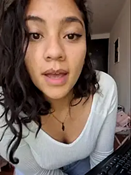 Snapshot of Thaliacooper_ chatting on December 11, 6:20 pm Thaliacooper online show from December 11, 6:20 pm