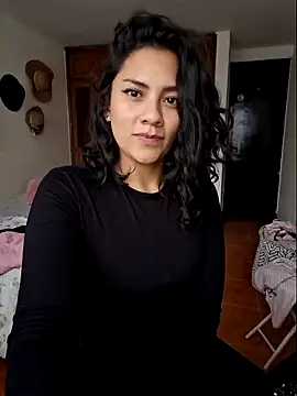 Snapshot of Thaliacooper_ chatting on December 13, 8:47 pm Thaliacooper online show from December 13, 8:47 pm