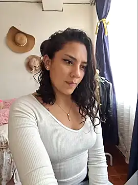 Snapshot of Thaliacooper_ chatting on January 13, 6:59 pm Thaliacooper online show from January 13, 6:59 pm