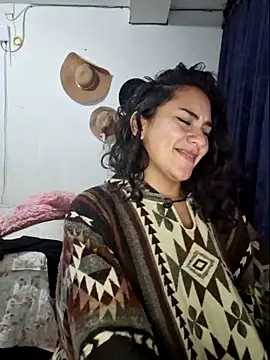 Snapshot of Thaliacooper_ chatting on January 19, 5:37 am Thaliacooper online show from January 19, 5:37 am