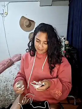 Snapshot of Thaliacooper_ chatting on January 25, 11:22 pm Thaliacooper online show from January 25, 11:22 pm