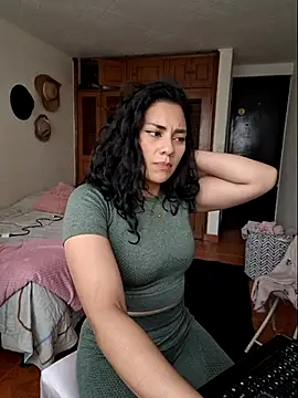 Snapshot of Thaliacooper_ chatting on March 8, 9:29 pm Thaliacooper online show from March 8, 9:29 pm