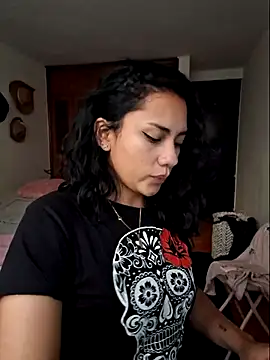 Snapshot of Thaliacooper_ chatting on March 9, 10:52 pm Thaliacooper online show from March 9, 10:52 pm