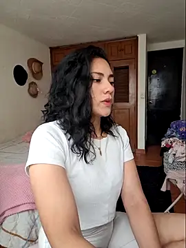 Snapshot of Thaliacooper_ chatting on March 11, 5:46 pm Thaliacooper online show from March 11, 5:46 pm