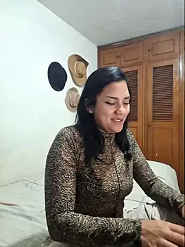 Snapshot of Thaliacooper_ chatting on March 16, 5:36 am Thaliacooper online show from March 16, 5:36 am