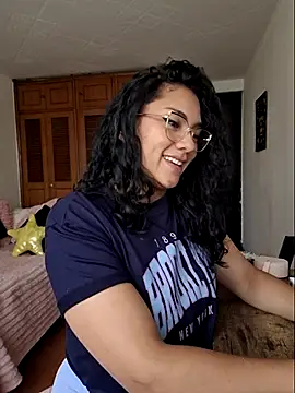 Snapshot of Thaliacooper_ chatting on September 12, 6:41 pm Thaliacooper online show from September 12, 6:41 pm