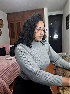 Snapshot of Thaliacooper_ chatting on September 20, 11:39 pm Thaliacooper online show from September 20, 11:39 pm