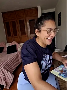 Snapshot of Thaliacooper_ chatting on October 1, 6:14 pm Thaliacooper online show from October 1, 6:14 pm